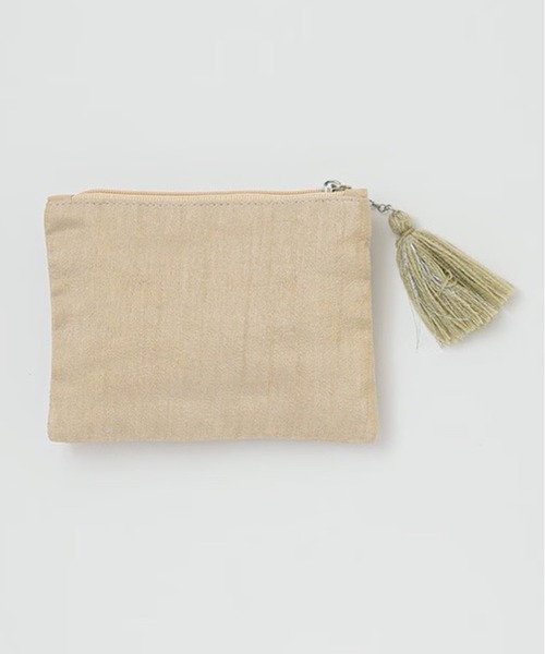 MILLION CARATS(ミリオンカラッツ)の「《COTTAGE》光を纏うビーズ刺繍で日常を格上げする、バードモチーフのフラットポーチ Sサイズ(ポーチ・レディース・オフホワイト/ベージュ・FREE)」の3枚目の写真