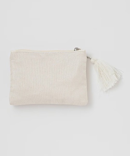 MILLION CARATS(ミリオンカラッツ)の「《COTTAGE》光を纏うビーズ刺繍で日常を格上げする、バードモチーフのフラットポーチ Sサイズ(ポーチ・レディース・オフホワイト/ベージュ・FREE)」の16枚目の写真