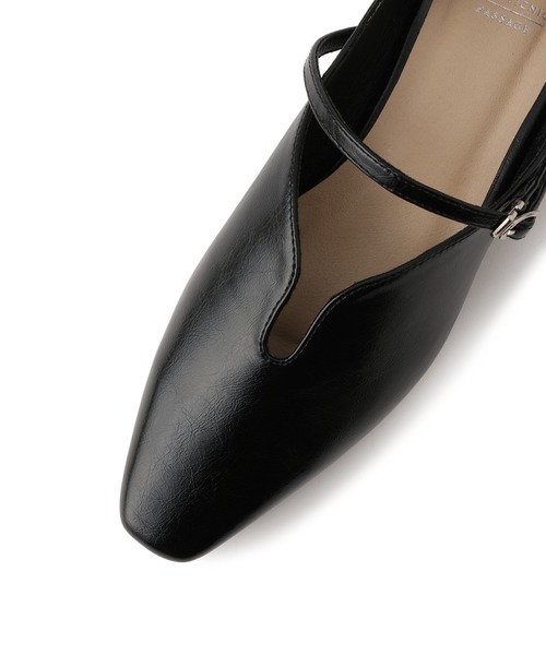 ROPE' PICNIC(ロペピクニック)の「スクエアトゥローヒールストラップシューズ(パンプス・レディース・ブラック/キナリ・24.5/24/23/23.5)」の8枚目の写真