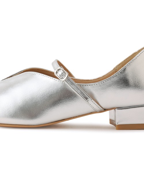 ROPE' PICNIC(ロペピクニック)の「スクエアトゥローヒールストラップシューズ(パンプス・レディース・ブラック/キナリ・24.5/24/23/23.5)」の15枚目の写真