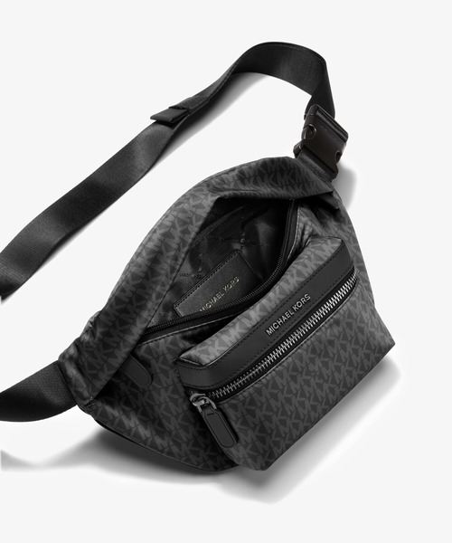 MICHAEL KORS(マイケルコース)の「BROOKLYN ロゴプリント ベルトバッグ(ボディバッグ/ウエストポーチ・メンズ・ブラック・FREE)」の3枚目の写真