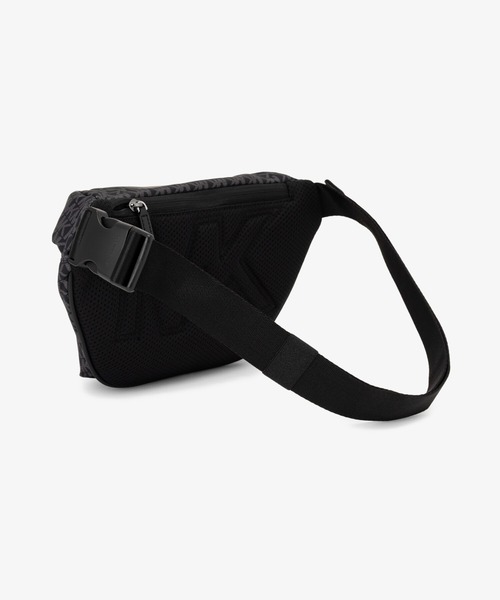 MICHAEL KORS(マイケルコース)の「BROOKLYN ロゴプリント ベルトバッグ(ボディバッグ/ウエストポーチ・メンズ・ブラック・FREE)」の4枚目の写真