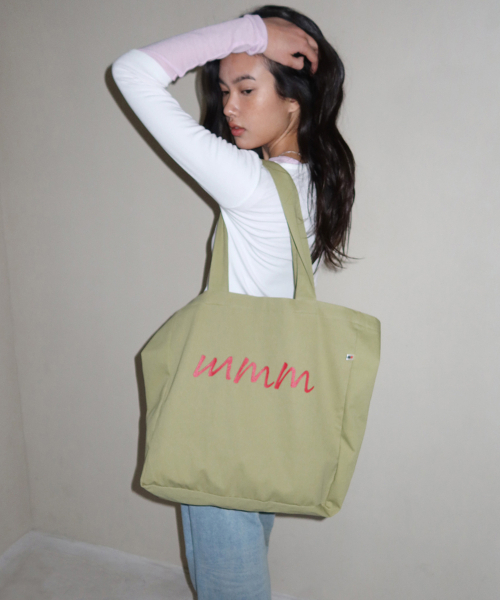 M.M.M(KR)(エムエムエム)の「ペンシルロゴコットンバッグ_オリーブ(エコバッグ/サブバッグ・レディース・その他・FREE)」の1枚目の写真