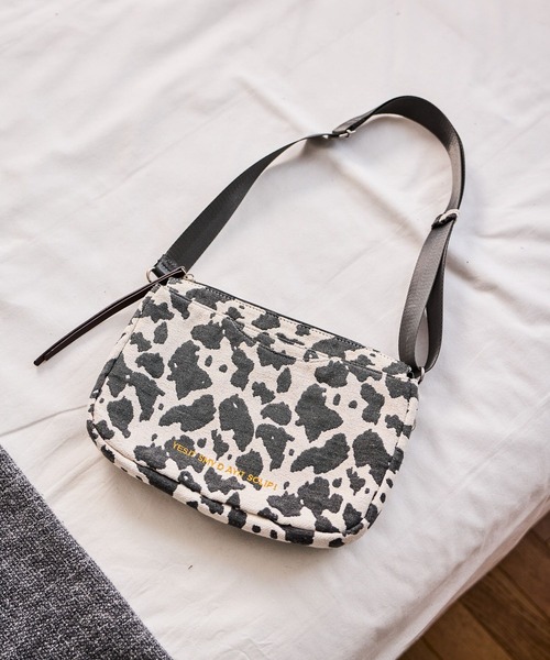 studio CLIP(スタディオクリップ)の「【5ルーム構造】アソートショルダーバッグ(ショルダーバッグ・レディース・ブラック/ピンク/ブラウン/グレー・FREE)」の3枚目の写真