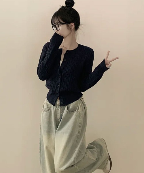 Emilie(エミリー)の「ケーブル編み ニットカーディガン(カーディガン/ボレロ・レディース・ネイビー/グレー/クリーム/グリーン/レッド・FREE)」の14枚目の写真