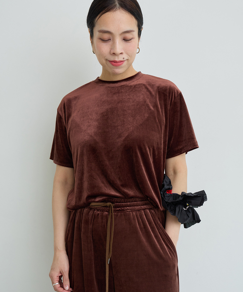 IENA LA BOUCLE（イエナラブークル）の「IENA LA BOUCLE トリアセベロアTシャツ（Tシャツ/カットソー・レディース・ブラウン/ホワイト/ブラック・FREE）」の17枚目の写真