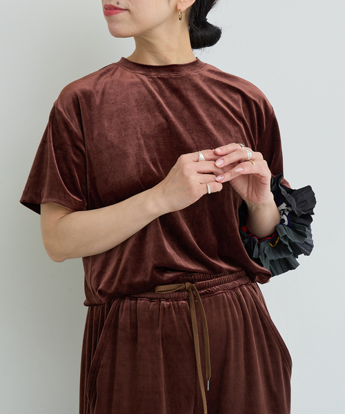 IENA LA BOUCLE（イエナラブークル）の「IENA LA BOUCLE トリアセベロアTシャツ（Tシャツ/カットソー・レディース・ブラウン/ホワイト/ブラック・FREE）」の18枚目の写真