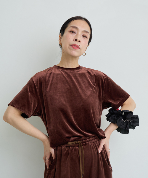 IENA LA BOUCLE（イエナラブークル）の「IENA LA BOUCLE トリアセベロアTシャツ（Tシャツ/カットソー・レディース・ブラウン/ホワイト/ブラック・FREE）」の19枚目の写真