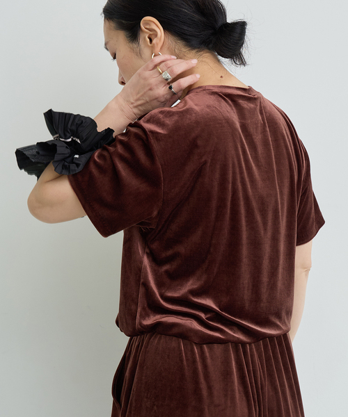 IENA LA BOUCLE（イエナラブークル）の「IENA LA BOUCLE トリアセベロアTシャツ（Tシャツ/カットソー・レディース・ブラウン/ホワイト/ブラック・FREE）」の20枚目の写真