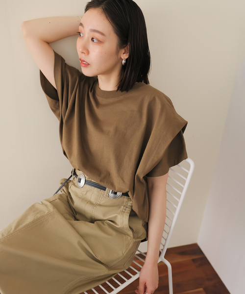 JOURNAL STANDARD relume(ジャーナルスタンダード レリューム)の「《追加 / 新色》ショルダータックルーズプルオーバー(Tシャツ/カットソー・レディース・チャコールグレー/ブラック/ブラウン/ホワイト・FREE)」の4枚目の写真