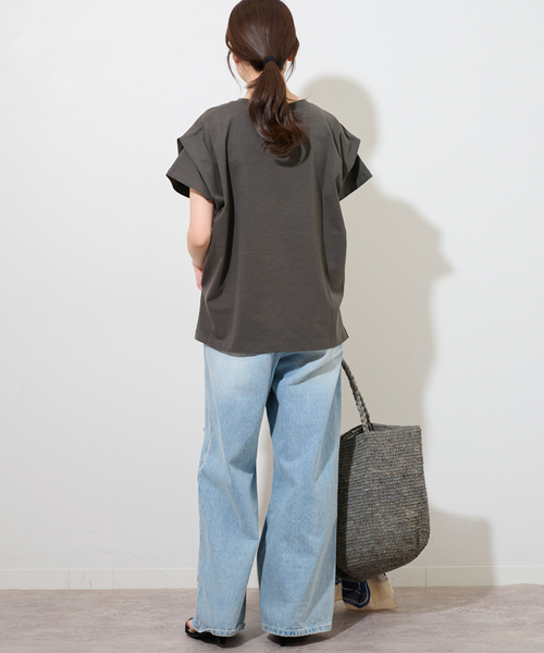 JOURNAL STANDARD relume(ジャーナルスタンダード レリューム)の「《追加 / 新色》ショルダータックルーズプルオーバー(Tシャツ/カットソー・レディース・チャコールグレー/ブラック/ブラウン/ホワイト・FREE)」の16枚目の写真
