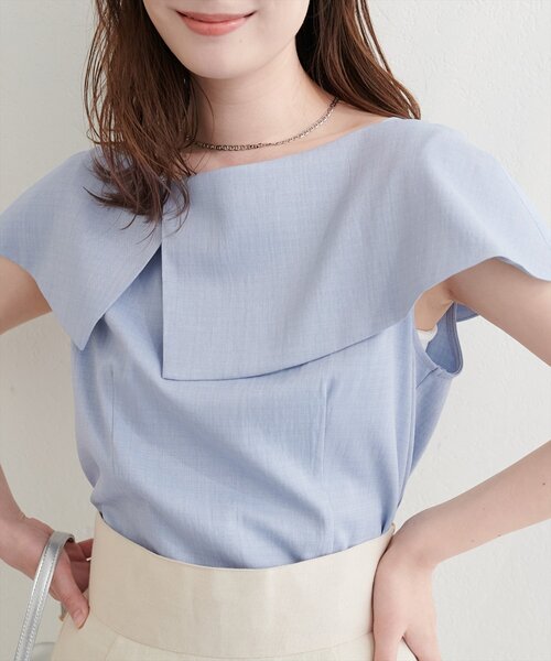 natural couture（ナチュラルクチュール）の「アシメカラーオフショルブラウス（シャツ/ブラウス・レディース・チャコールグレー/オフホワイト/ネイビー/ベージュ/サックスブルー/ピンク・FREE）」の5枚目の写真