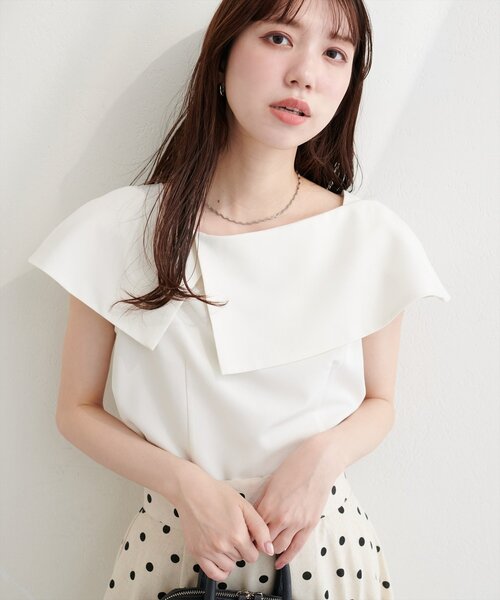 natural couture（ナチュラルクチュール）の「アシメカラーオフショルブラウス（シャツ/ブラウス・レディース・チャコールグレー/オフホワイト/ネイビー/ベージュ/サックスブルー/ピンク・FREE）」の11枚目の写真