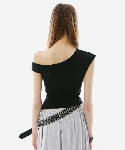 BLONDEY(ブロンディ)の「HORSE PRINT ASYMMETRY TEE(Tシャツ/カットソー・レディース・ブラック/ホワイト・FREE)」の5枚目の写真