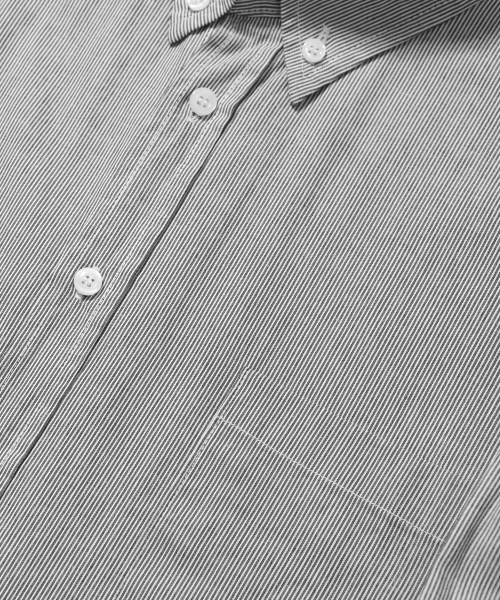 ease（イーズ）の「ウォッシュドボタンダウンストライプシャツ_ブラック（シャツ/ブラウス・メンズ・その他・MEDIUM/LARGE）」の5枚目の写真