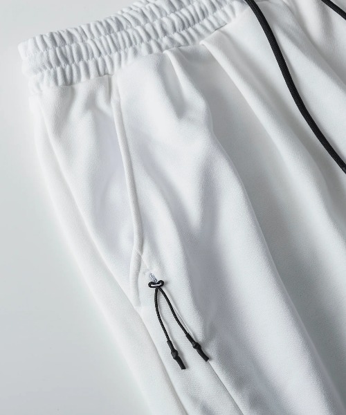 +phenix(プラスフェニックス)の「【+phenix / プラスフェニックス】TECH SWEAT WIDE PANTS ワイドストレート ドローコード仕様 スウェットパンツ(スウェットパンツ・メンズ・ブラック/ホワイト・X-LARGE/LARGE/MEDIUM)」の7枚目の写真