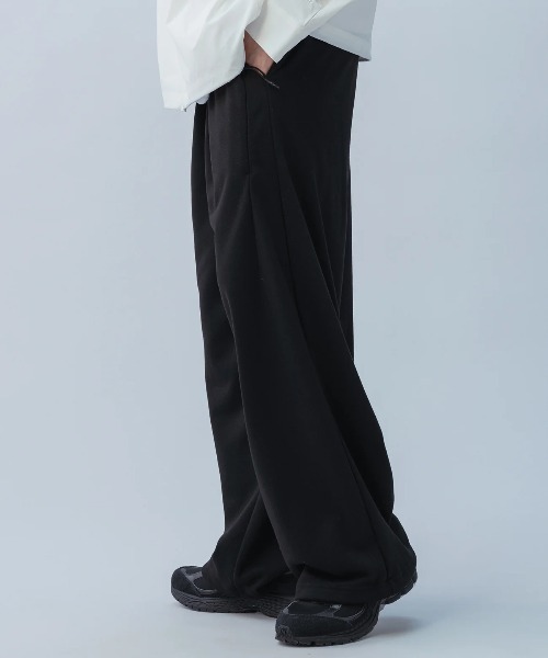 +phenix(プラスフェニックス)の「【+phenix / プラスフェニックス】TECH SWEAT WIDE PANTS ワイドストレート ドローコード仕様 スウェットパンツ(スウェットパンツ・メンズ・ブラック/ホワイト・X-LARGE/LARGE/MEDIUM)」の3枚目の写真
