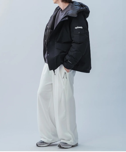 +phenix(プラスフェニックス)の「【+phenix / プラスフェニックス】TECH SWEAT WIDE PANTS ワイドストレート ドローコード仕様 スウェットパンツ(スウェットパンツ・メンズ・ブラック/ホワイト・X-LARGE/LARGE/MEDIUM)」の18枚目の写真