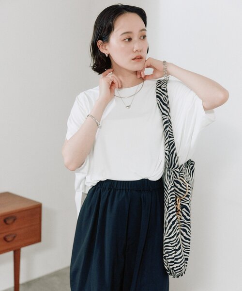 RIVE DROITE(リヴドロワ)の「【吸水速乾/遮熱/接触冷感】クールタッチポンチョカットソー(Tシャツ/カットソー・レディース・オフホワイト/ブラック/ブラウン・FREE)」の7枚目の写真