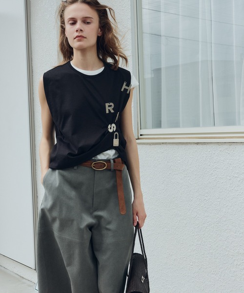 SALON adam et rope'（サロン アダム エ ロペ）の「プリマベールショルダータックノースリーブプルオーバー / UVケア（Tシャツ/カットソー・レディース・ブラック/オフホワイト/キャメル・FREE）」の6枚目の写真