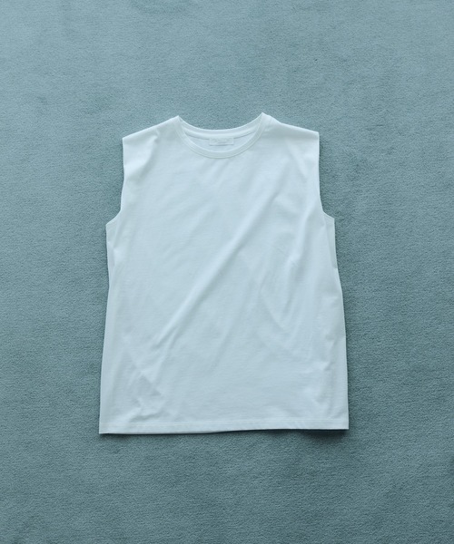 SALON adam et rope'（サロン アダム エ ロペ）の「プリマベールショルダータックノースリーブプルオーバー / UVケア（Tシャツ/カットソー・レディース・ブラック/オフホワイト/キャメル・FREE）」の4枚目の写真