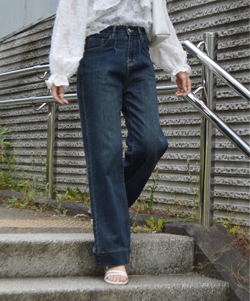 &soiree(アンドソワレ)の「ハイウエストストレートデニム(デニムパンツ・レディース・インディゴブルー/ライトブルー・LARGE/MEDIUM)」の11枚目の写真