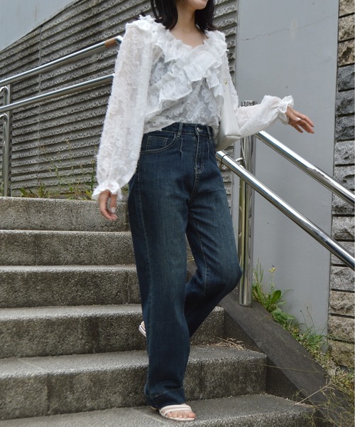 &soiree(アンドソワレ)の「ハイウエストストレートデニム(デニムパンツ・レディース・インディゴブルー/ライトブルー・LARGE/MEDIUM)」の13枚目の写真