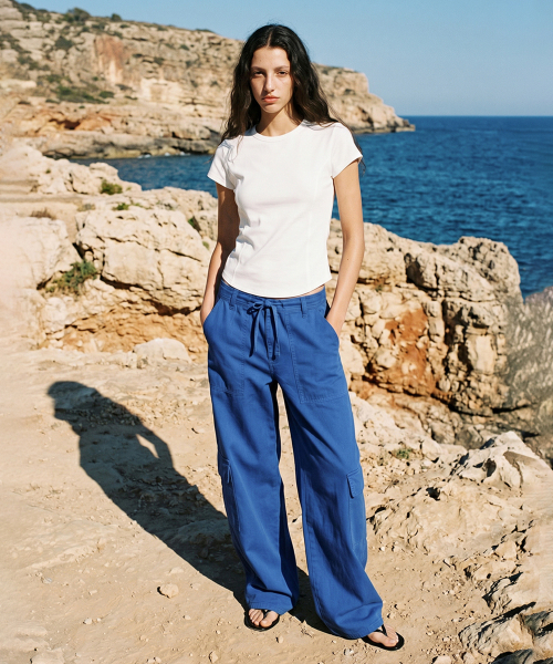 LOOKAST(ルックキャスト)の「ディアンカットラインポイントTシャツ / DIANE CUT LINE POINT T-SHIRT_3colors(Tシャツ/カットソー・レディース・ライトイエロー/ブラック/ホワイト・SMALL/MEDIUM)」の4枚目の写真
