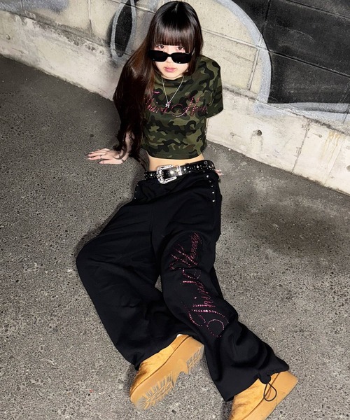 ATMARK(アットマーク)の「《3サイズ展開 / UNISEX 》ATMARK THラインストーンテレコリブ半袖Tシャツ(Tシャツ/カットソー・メンズ・ブラック系1/カーキ系1/カーキ系2/ブラック系2・L/M/S)」の14枚目の写真