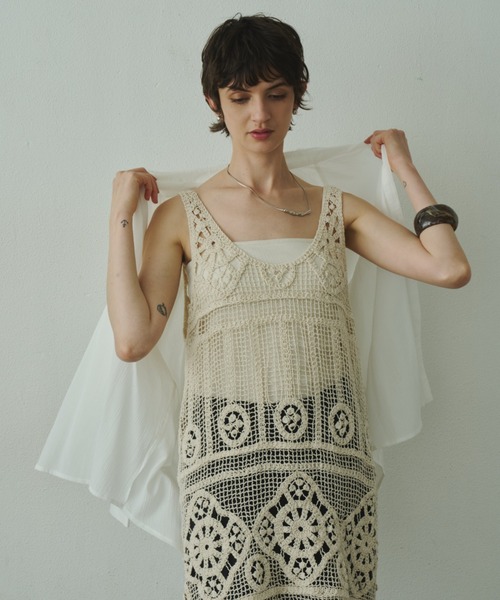 Plumel(プルメル)の「Cotton Lace Crochet Lace Tunic / コットンクロシェレースチュニック(チュニック・レディース・ベージュ・MEDIUM)」の4枚目の写真