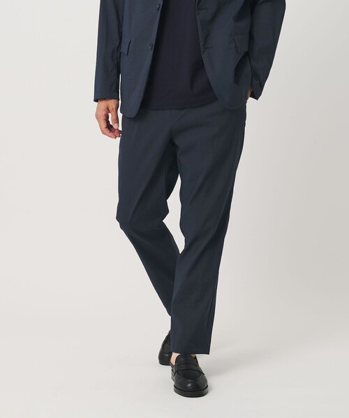 BEAUTY&YOUTH UNITED ARROWS(ビューティーアンドユースユナイテッドアローズ)の「MIXTURE ナイロン 1プリーツ テーパード パンツ NO.5 ヨコストレッチ 撥水機能 ウォッシャブル セットアップ対応(その他パンツ・メンズ・ダークグレー/ブラック/ネイビー・XL/M/S/L)」の4枚目の写真