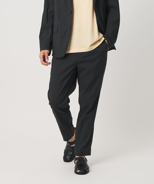 BEAUTY&YOUTH UNITED ARROWS(ビューティーアンドユースユナイテッドアローズ)の「MIXTURE ナイロン 1プリーツ テーパード パンツ NO.5 ヨコストレッチ 撥水機能 ウォッシャブル セットアップ対応(その他パンツ・メンズ・ダークグレー/ブラック/ネイビー・XL/M/S/L)」の7枚目の写真