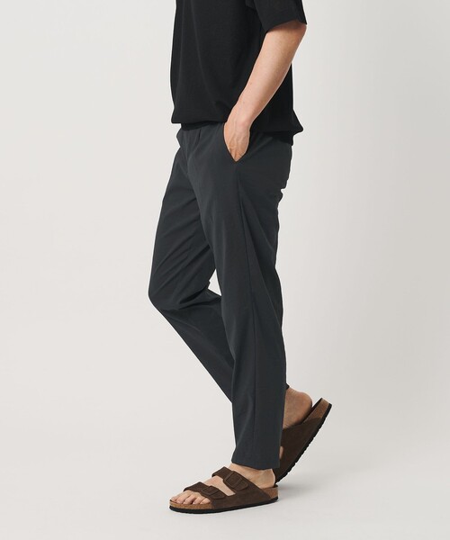 BEAUTY&YOUTH UNITED ARROWS(ビューティーアンドユースユナイテッドアローズ)の「MIXTURE ナイロン 1プリーツ テーパード パンツ NO.5 ヨコストレッチ 撥水機能 ウォッシャブル セットアップ対応(その他パンツ・メンズ・ダークグレー/ブラック/ネイビー・XL/M/S/L)」の10枚目の写真