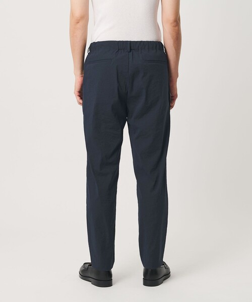 BEAUTY&YOUTH UNITED ARROWS(ビューティーアンドユースユナイテッドアローズ)の「MIXTURE ナイロン 1プリーツ テーパード パンツ NO.5 ヨコストレッチ 撥水機能 ウォッシャブル セットアップ対応(その他パンツ・メンズ・ダークグレー/ブラック/ネイビー・XL/M/S/L)」の14枚目の写真