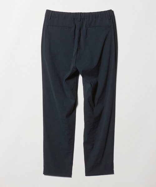 BEAUTY&YOUTH UNITED ARROWS(ビューティーアンドユースユナイテッドアローズ)の「MIXTURE ナイロン 1プリーツ テーパード パンツ NO.5 ヨコストレッチ 撥水機能 ウォッシャブル セットアップ対応(その他パンツ・メンズ・ダークグレー/ブラック/ネイビー・XL/M/S/L)」の16枚目の写真