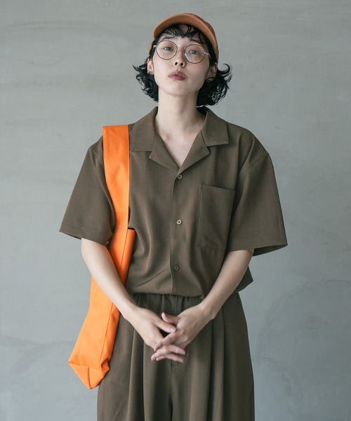 solamonat poche(ソラモナポッシェ)の「ポリスパン5分袖オープンシャツ(シャツ/ブラウス・レディース・ブラック/ブラウン/チャコールグレー/ライトグレー・3/2)」の4枚目の写真