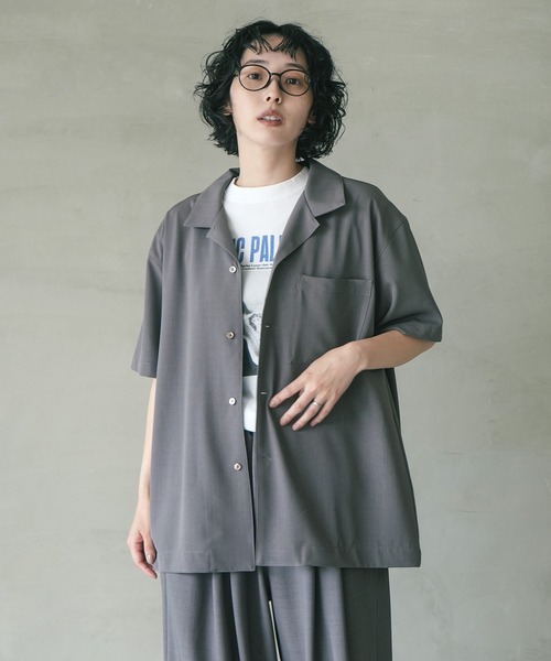 solamonat poche(ソラモナポッシェ)の「ポリスパン5分袖オープンシャツ(シャツ/ブラウス・レディース・ブラック/ブラウン/チャコールグレー/ライトグレー・3/2)」の1枚目の写真