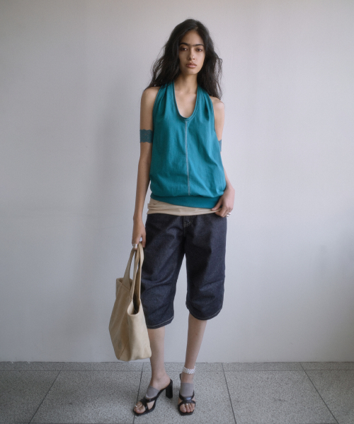 PORTERNA（ポルテナ）の「OPEN-BACK DRAPED HALTER TOP-TEAL BLUE（Tシャツ/カットソー・レディース・その他・OS）」の2枚目の写真