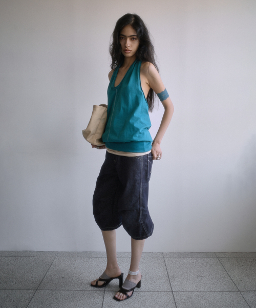 PORTERNA（ポルテナ）の「OPEN-BACK DRAPED HALTER TOP-TEAL BLUE（Tシャツ/カットソー・レディース・その他・OS）」の3枚目の写真