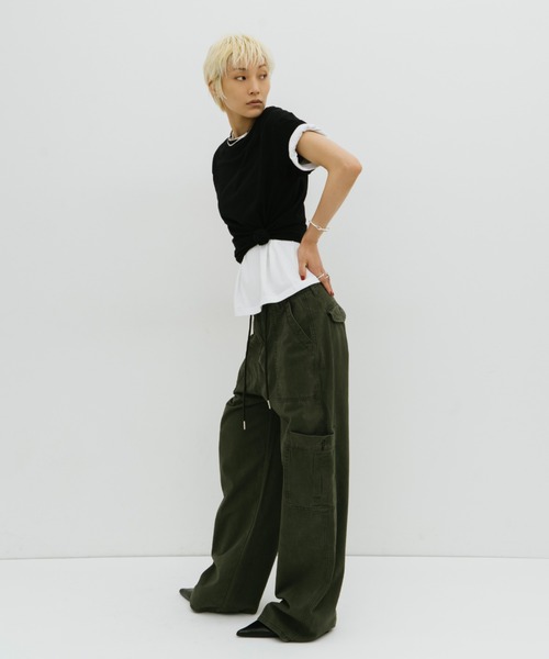 HANNE(アン)の「ミニマルワイドバインダーTEE(Tシャツ/カットソー・レディース・ホワイト/ブラック・FREE)」の4枚目の写真
