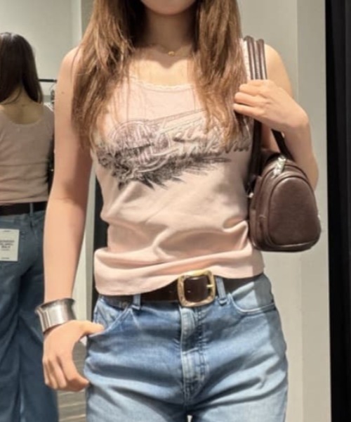 MOUSSY(マウジー)の「LACE TRIM タンクトップ(タンクトップ・レディース・ライトブラック/ライトピンク/ブラウン・FREE)」の22枚目の写真