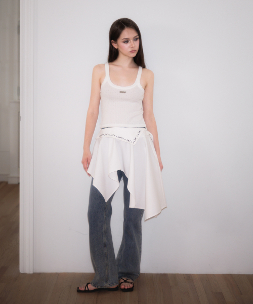 ROSEFRANTZ（ロゼフランツ）の「Stud unbalance Flare Skirt [Ivory]（スカート・レディース・アイボリー・SMALL/MEDIUM）」の4枚目の写真