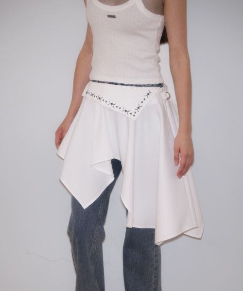 ROSEFRANTZ（ロゼフランツ）の「Stud unbalance Flare Skirt [Ivory]（スカート・レディース・アイボリー・SMALL/MEDIUM）」の10枚目の写真