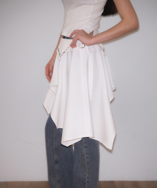 ROSEFRANTZ（ロゼフランツ）の「Stud unbalance Flare Skirt [Ivory]（スカート・レディース・アイボリー・SMALL/MEDIUM）」の11枚目の写真