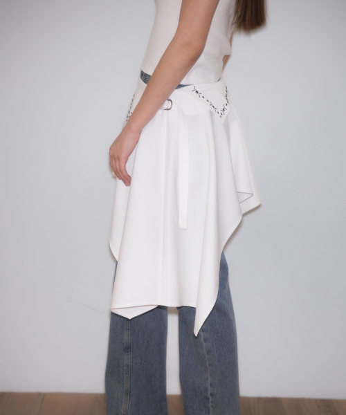 ROSEFRANTZ（ロゼフランツ）の「Stud unbalance Flare Skirt [Ivory]（スカート・レディース・アイボリー・SMALL/MEDIUM）」の12枚目の写真