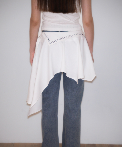 ROSEFRANTZ（ロゼフランツ）の「Stud unbalance Flare Skirt [Ivory]（スカート・レディース・アイボリー・SMALL/MEDIUM）」の14枚目の写真