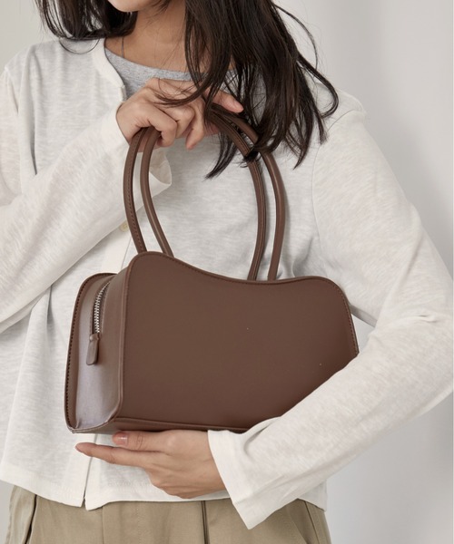 OFROOM(オフルーム)の「Faux Leather Nuance Bag|フェイクレザーニュアンスバッグ(ハンドバッグ・レディース・キャメル/アイボリー/ブラウン/ブラック・ONESIZE)」の3枚目の写真