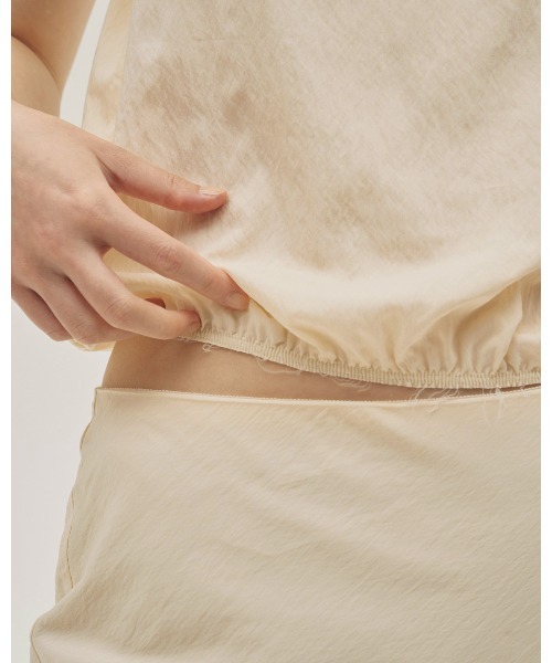 TODAYFUL(トゥデイフル)の「Uneck Washer Tops(Tシャツ/カットソー・レディース・アイボリー/ブラック/バーガンディー・FREE)」の9枚目の写真