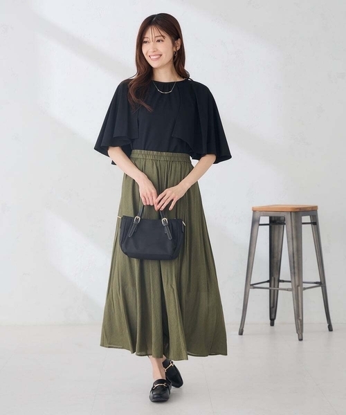 a.v.v（アーヴェヴェ）の「【新色追加/洗える】タックフレアスカンツ（その他パンツ・レディース・ブルー/ブラウン/ブラック/マスタード/グレー/カーキ・40/38/36）」の7枚目の写真