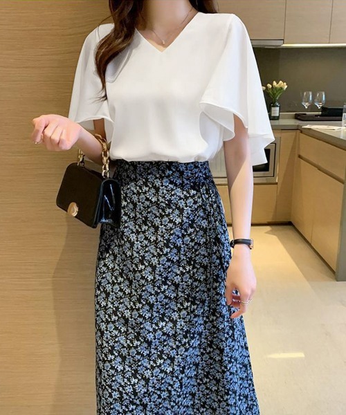 Miniministore(ミニミニストア)の「Vネックシフォンブラウス フレアスリーブ(シャツ/ブラウス・レディース・ベージュ/ホワイト・L/M)」の6枚目の写真